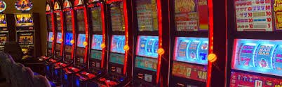 latoto123 app interface showing live casino tables and sportsbook markets